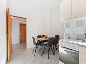 Simplistic Apartment in Vir with Garden